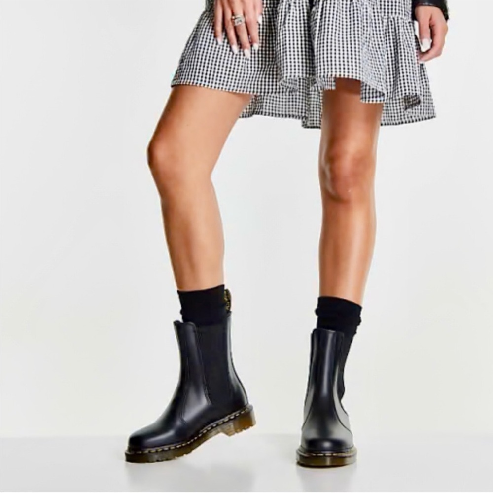 Dr. Martens 2976 Smooth Leather Chelsea Boots In Black Size 7 - Picture 3 of 16